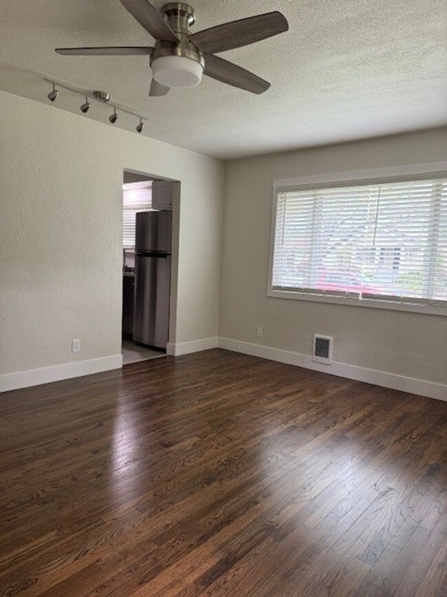 Foto del edificio - 1435 Summer St NE