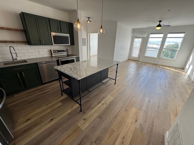 Building Photo - Lincoln Square Lofts Condo