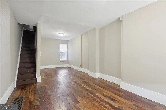 Building Photo - Charming 2-Bedroom Home in Philadelphia's ...