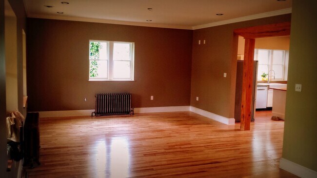 Foto del edificio - 203 Robertson Ave