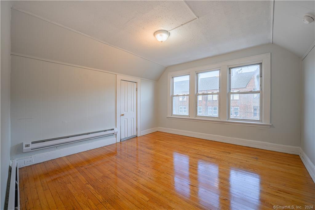 Primary Photo - 49 Johnson St