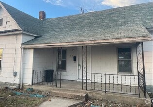 Building Photo - 527 W Pearson St