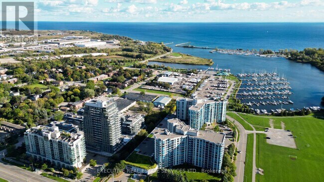 Photo du bâtiment - 1010 Sandy Beach Rd