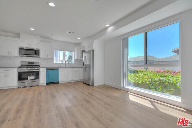 Foto del edificio - 1015 Wilton Pl
