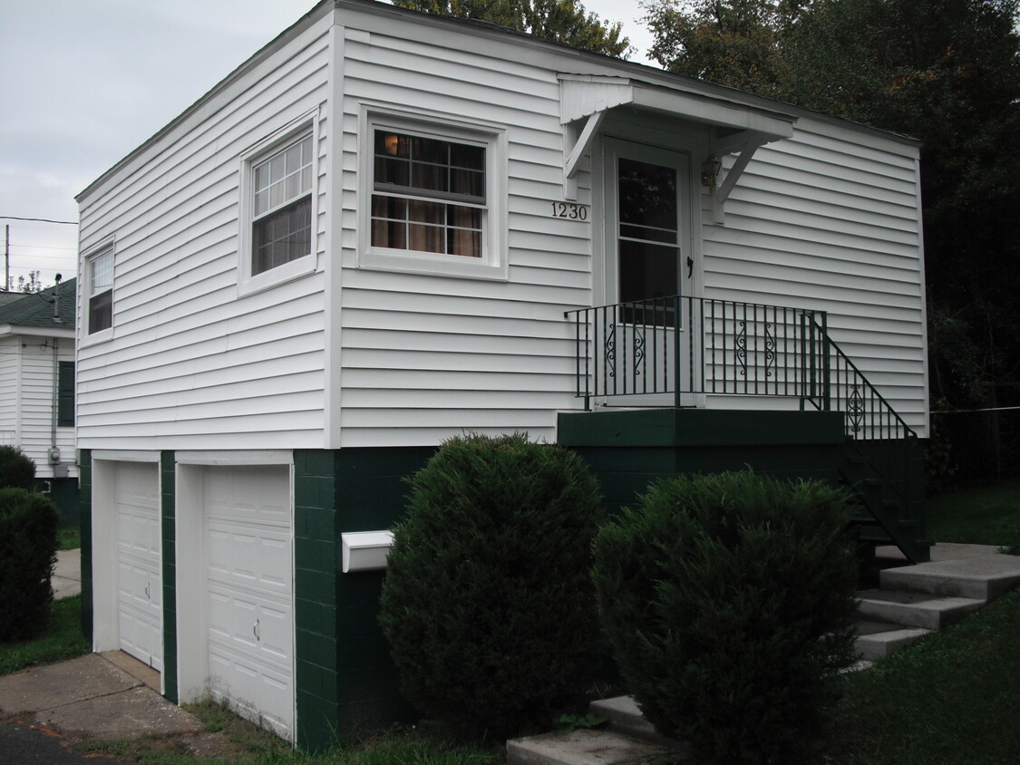 Garage Apartment - 1230 Penn St