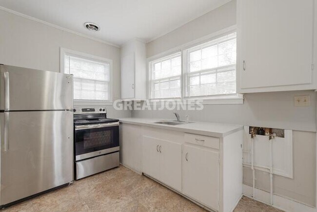 Building Photo - 205 N Zion St