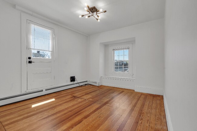 Building Photo - 511 Angell St