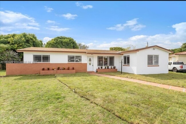 Building Photo - 7160 SW 5th Ct