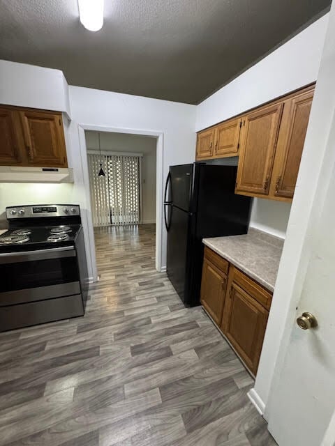 Building Photo - 6 Whispering