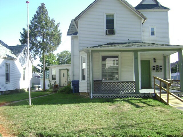 211 W. Eureka #1E - 211 W Eureka St