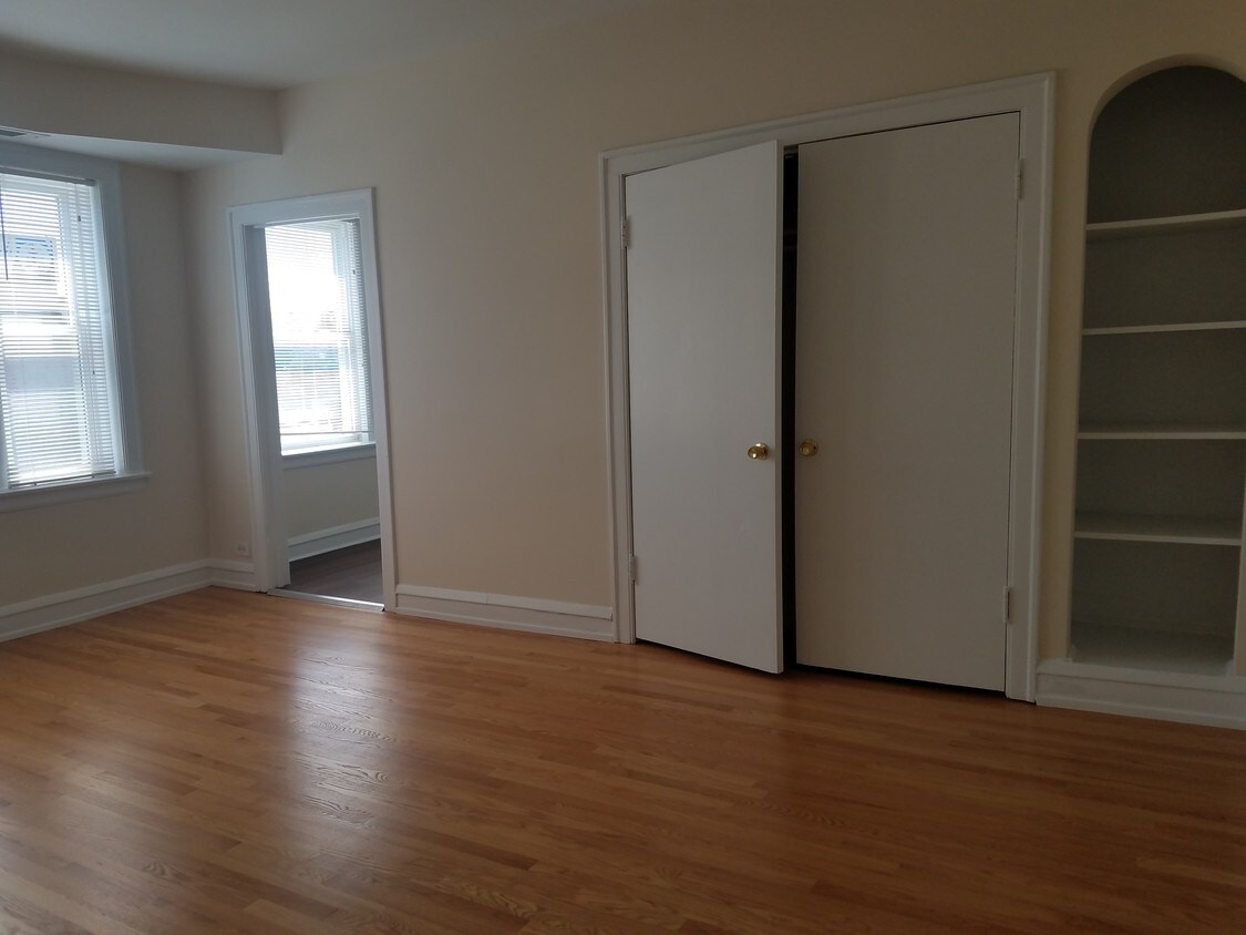 Primary Photo - 1550 W 95th St