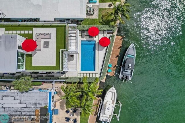 Foto del edificio - 1713 N Riverside Dr