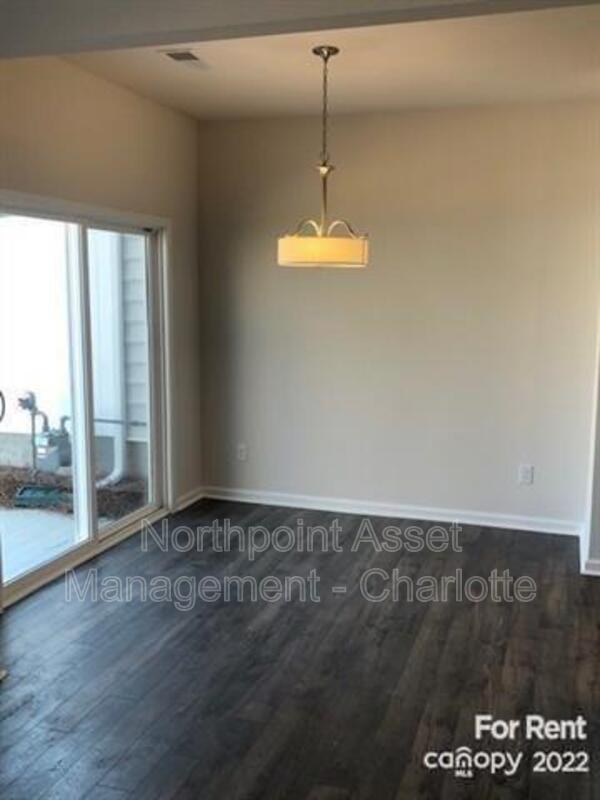 Building Photo - 3914 Townes Blvd