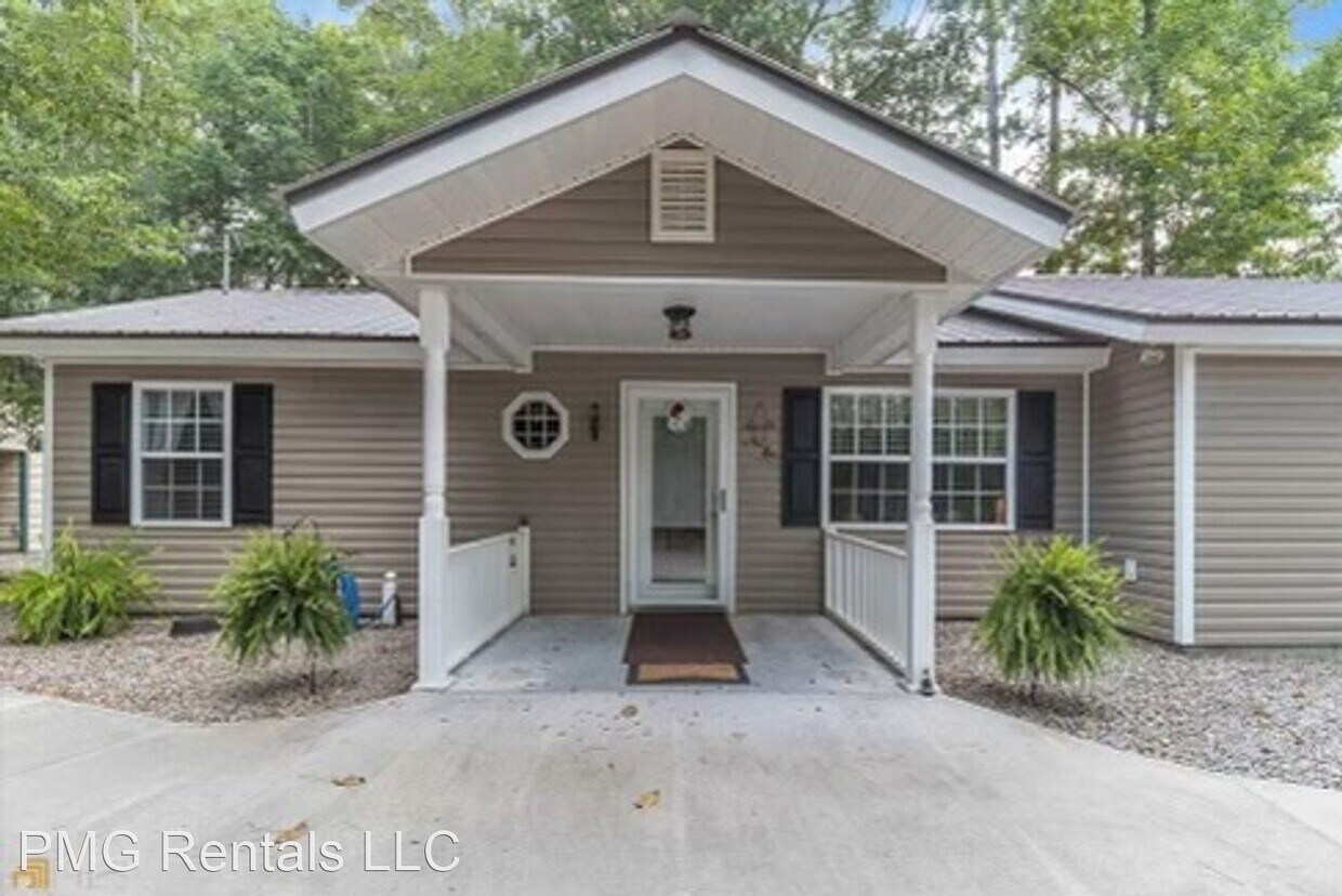 Primary Photo - 2 br, 2 bath House - 10 Lake Ohoopee Dr.