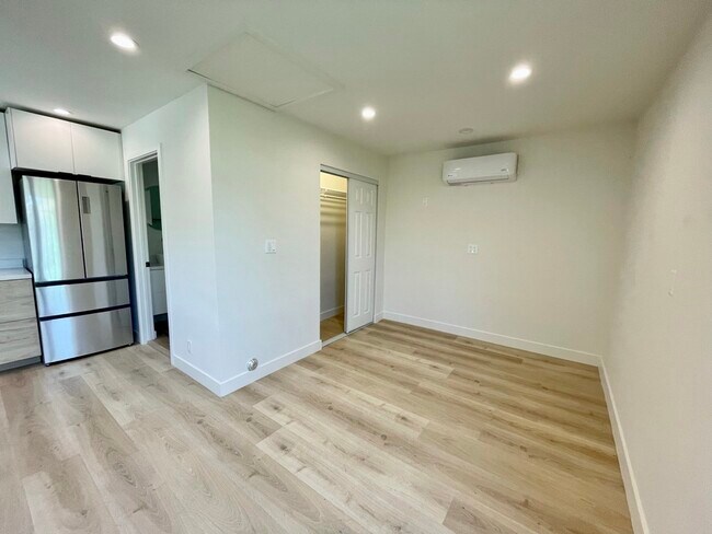 Building Photo - 4562 Jade St