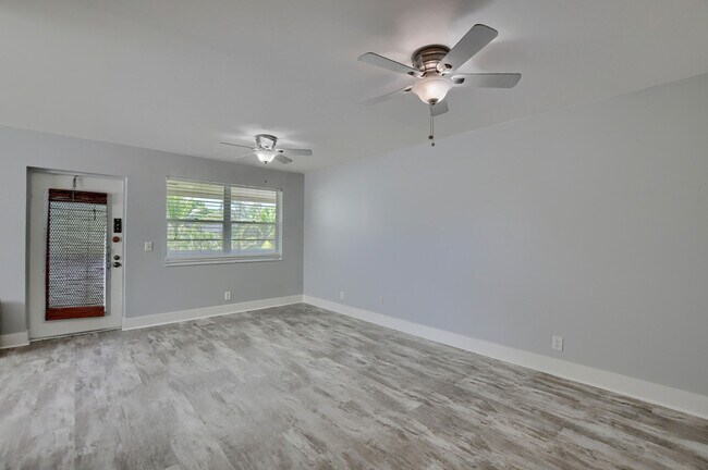 Building Photo - 21  Markham A   Deerfield Beach Fl 33442