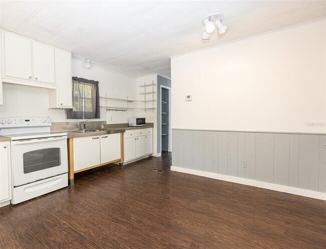 Building Photo - 1824 Marion County Rd