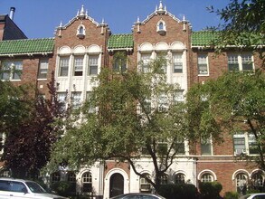 Building Photo - 1824 N Lincoln Park W