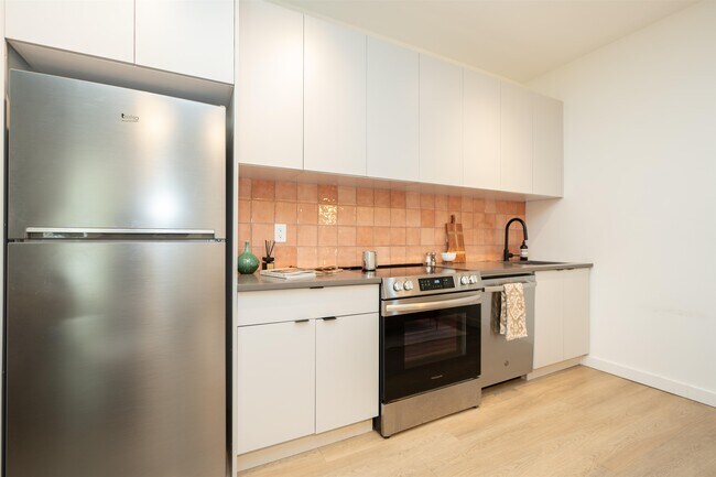 Foto del edificio - 328 Pacific Ave