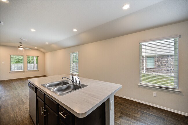 Building Photo - 16937 Rich Pines Dr