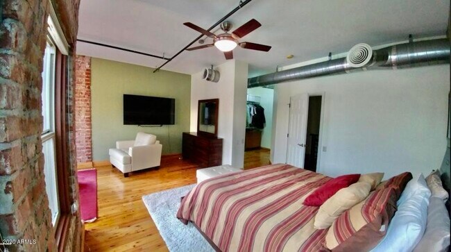 Foto del edificio - 387 N 2nd Ave