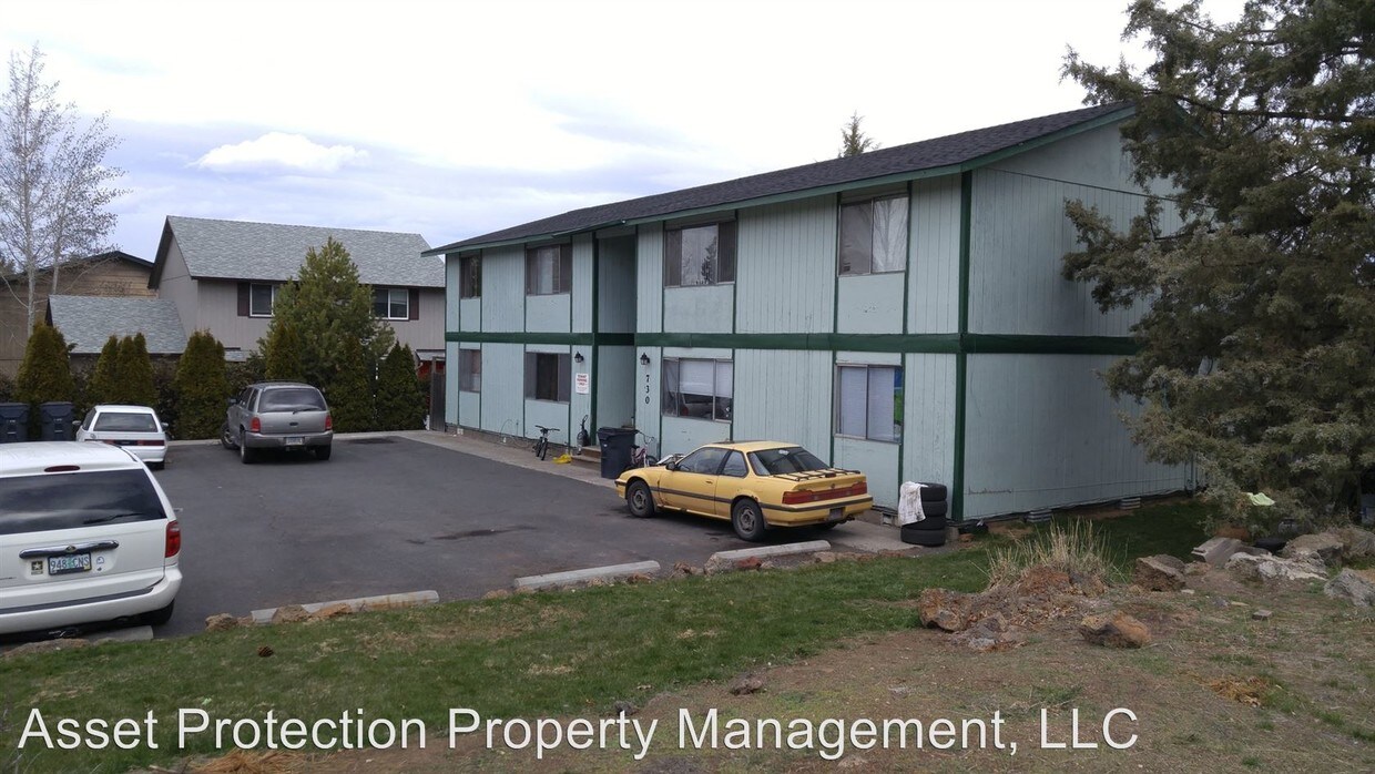 Foto principal - 730 SE Centennial St