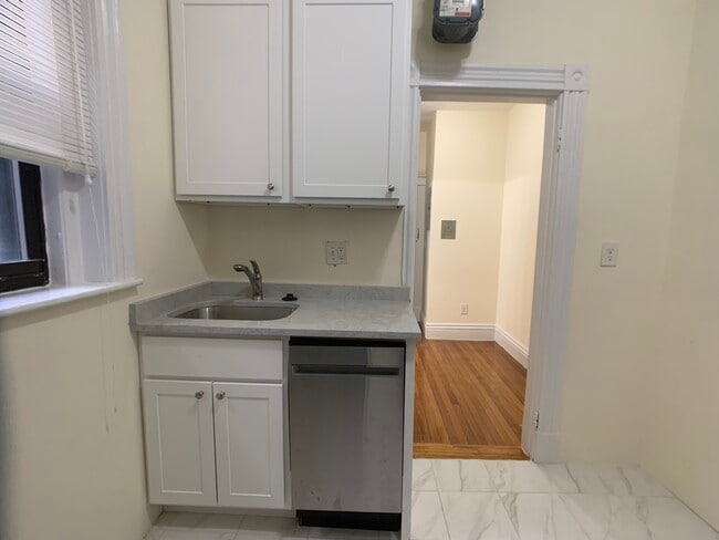 Building Photo - 27 Saint Lukes Rd