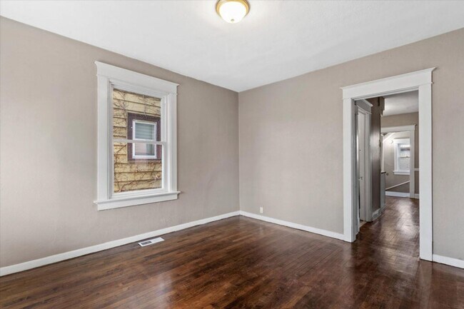 Building Photo - 4779 N 37th St