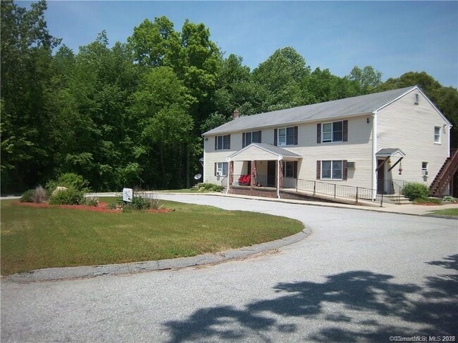 Building Photo - 14 Fairway Dr