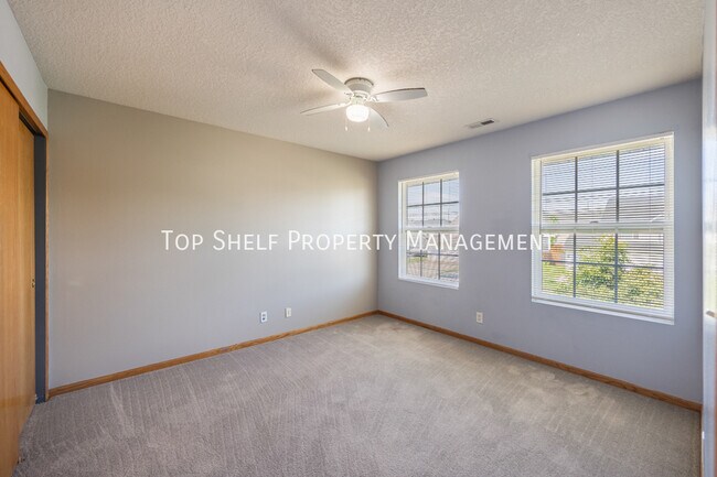 Foto del edificio - 575 SE Whitetail Ln