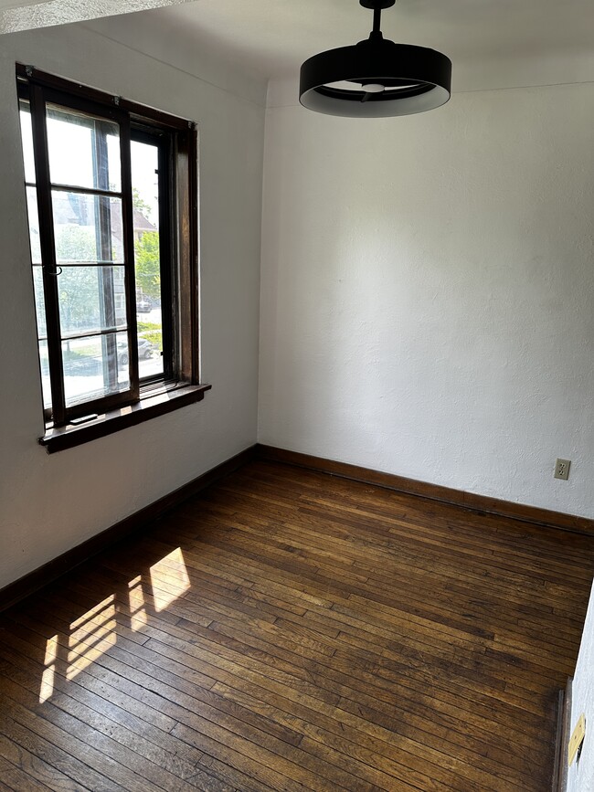 Building Photo - 708 W Bancroft St