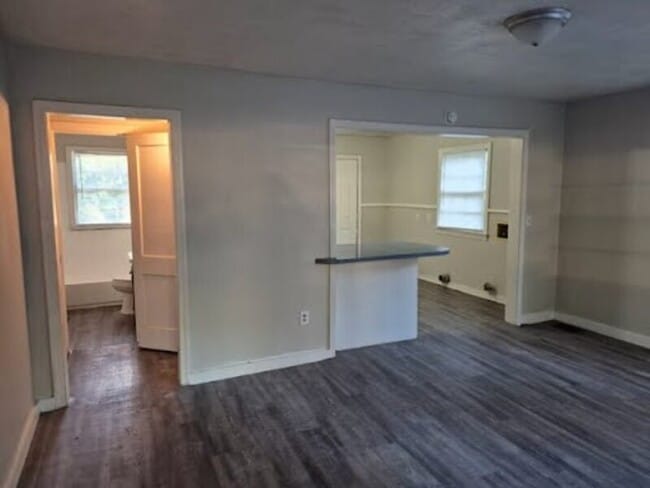 Building Photo - 3251 Meadow Ln