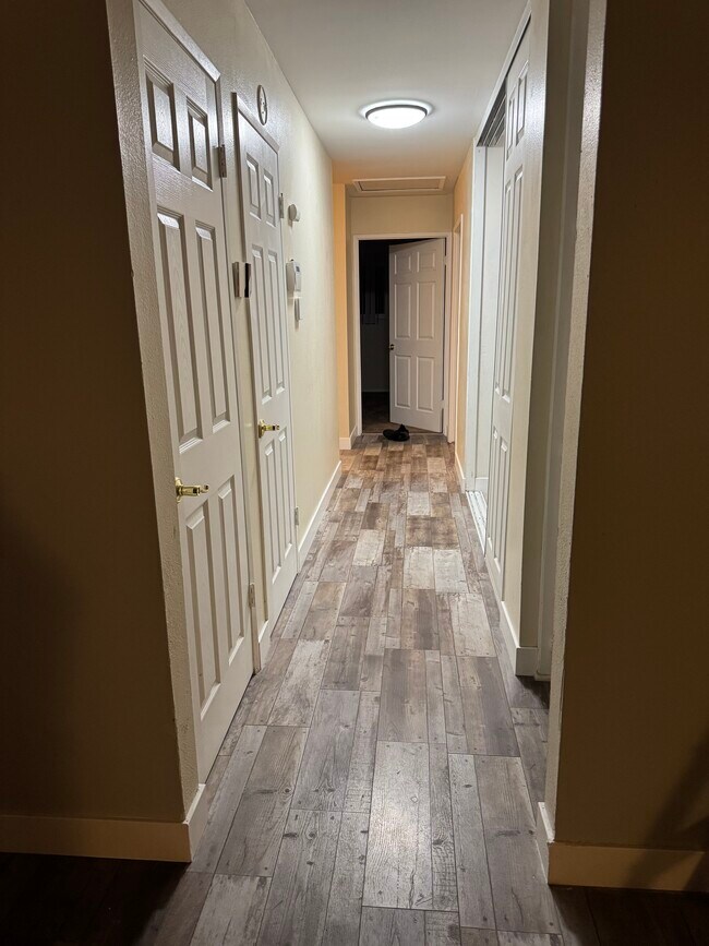 Foto del edificio - 13806 Red Hill Pl