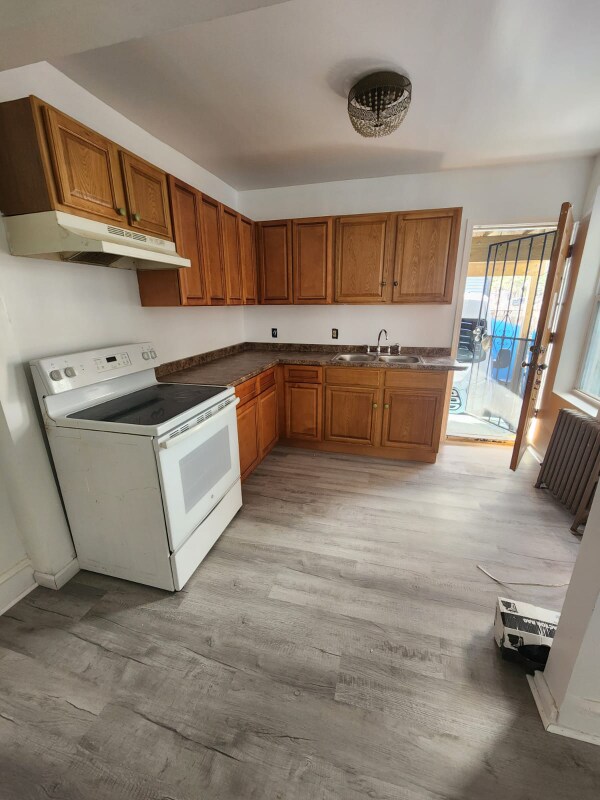 Building Photo - 4552 Hurley St