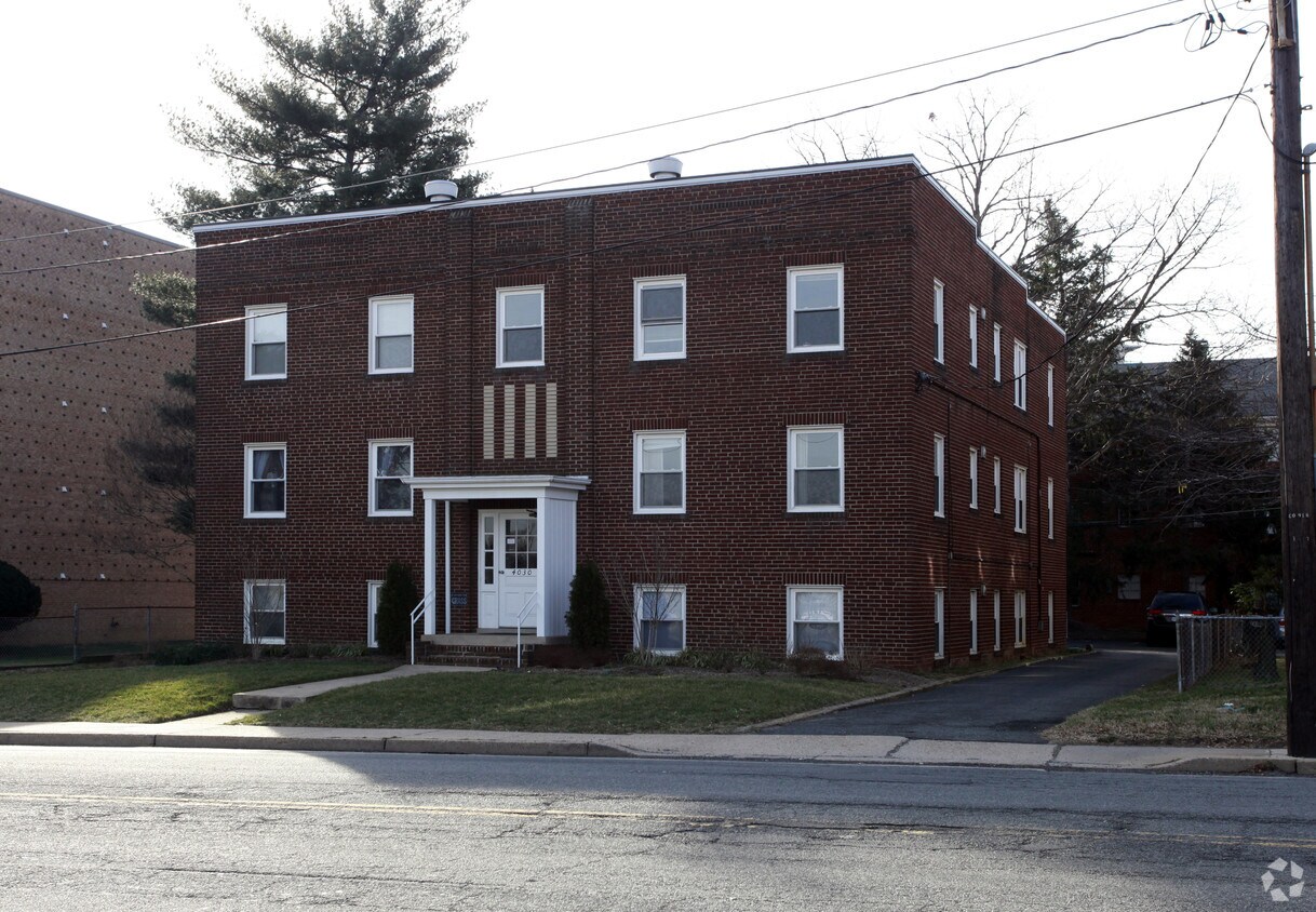 Building Photo - 4030 Washington Blvd