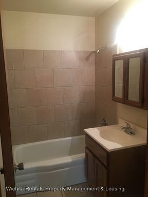 Foto del edificio - 6122 E Oakwood Dr