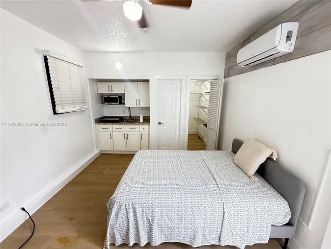 Foto del edificio - 190 SW 72nd Terrace