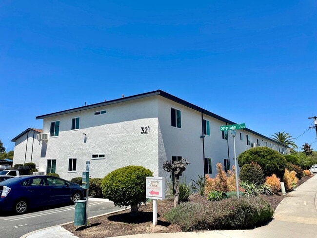 Foto del edificio - Recently Remodeled 2 Bed/1 Bath Escondido