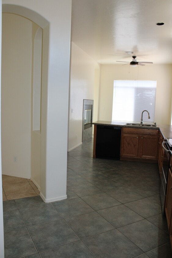 Building Photo - 887 Manzanilla Way