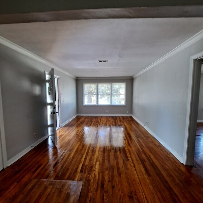 Building Photo - 3149 Jade Ln