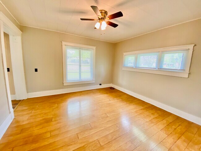 Foto del edificio - 222 Oakwood St