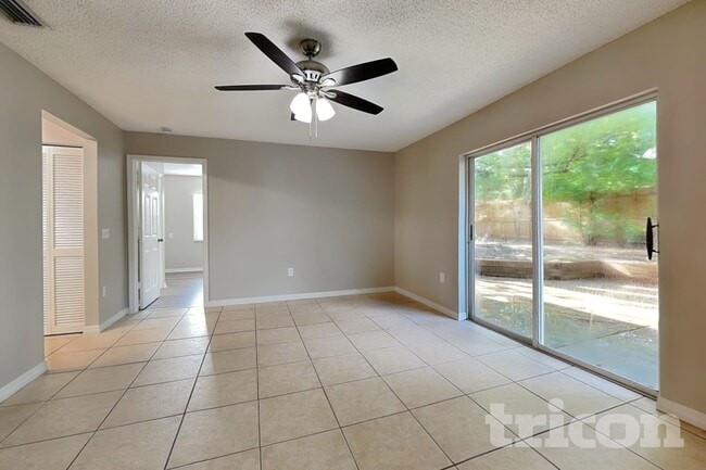 Building Photo - 2415 Woody Trace Ln