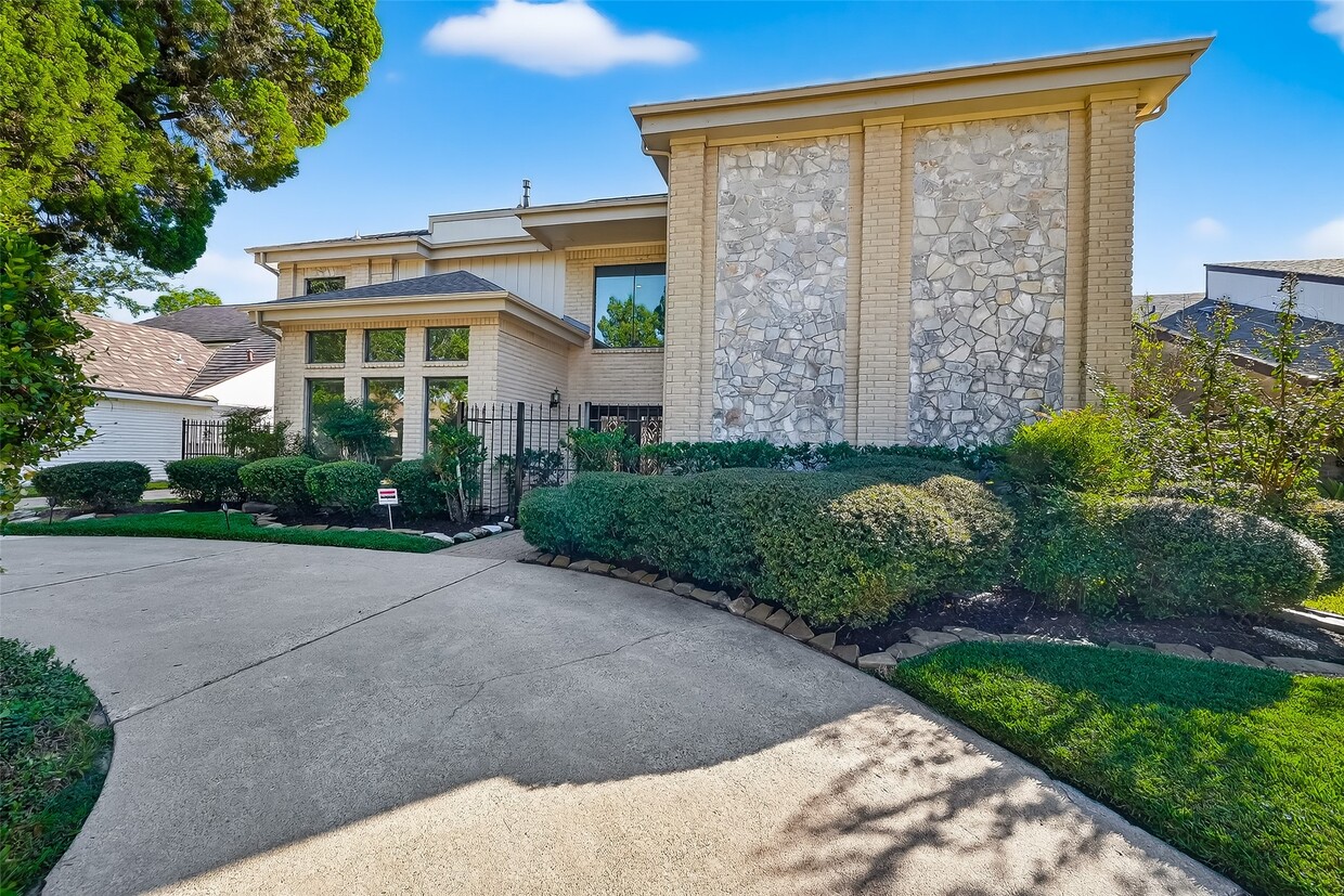 Foto principal - 1698 Creekside Dr