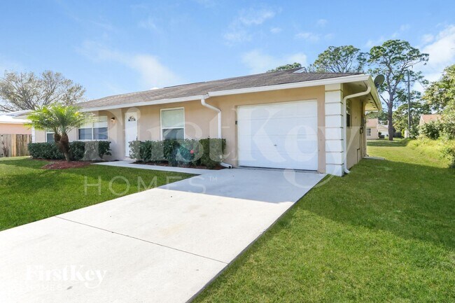 Foto del edificio - 650 NW Selvitz Rd