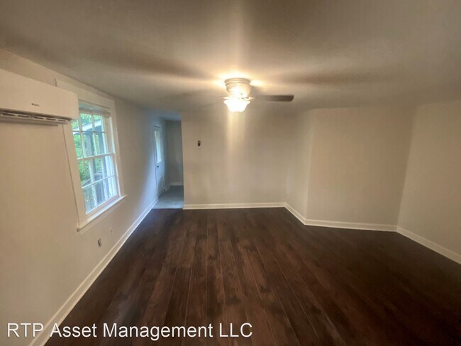 Building Photo - 1 br, 1 bath House - 8 Turner St.