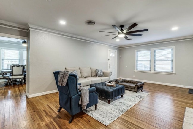 Foto del edificio - 3624 W Biddison St