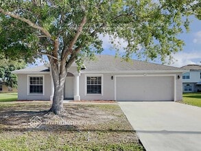 Building Photo - 513 Blackbird Ln