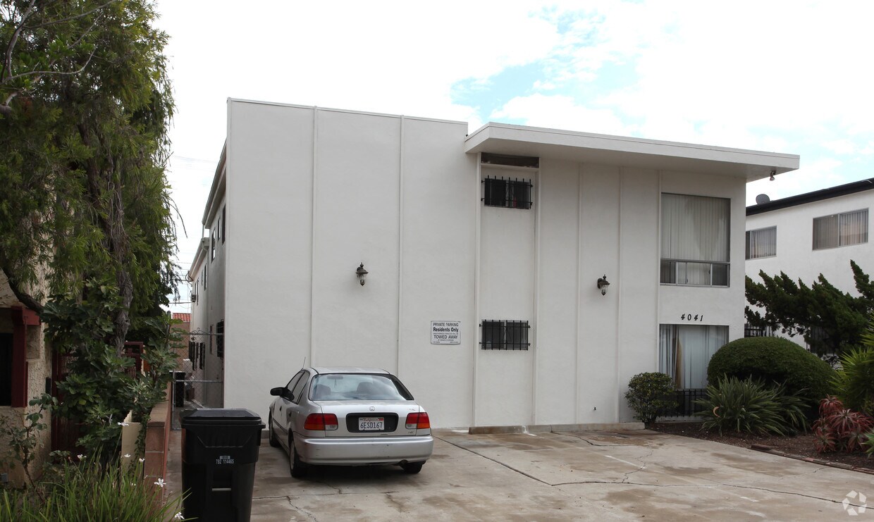 Foto del edificio - 4041 Iowa St