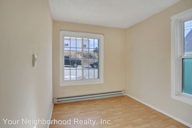 Building Photo - 2 br, 1 bath House - 213 N Second St
