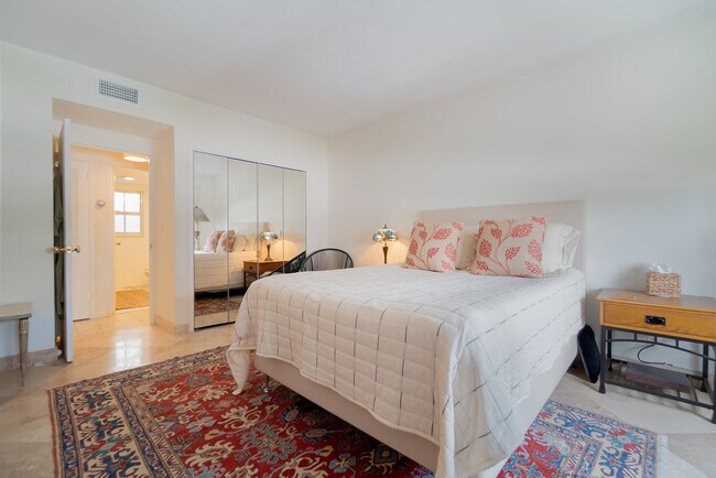 Foto del edificio - 3475 S Ocean Blvd